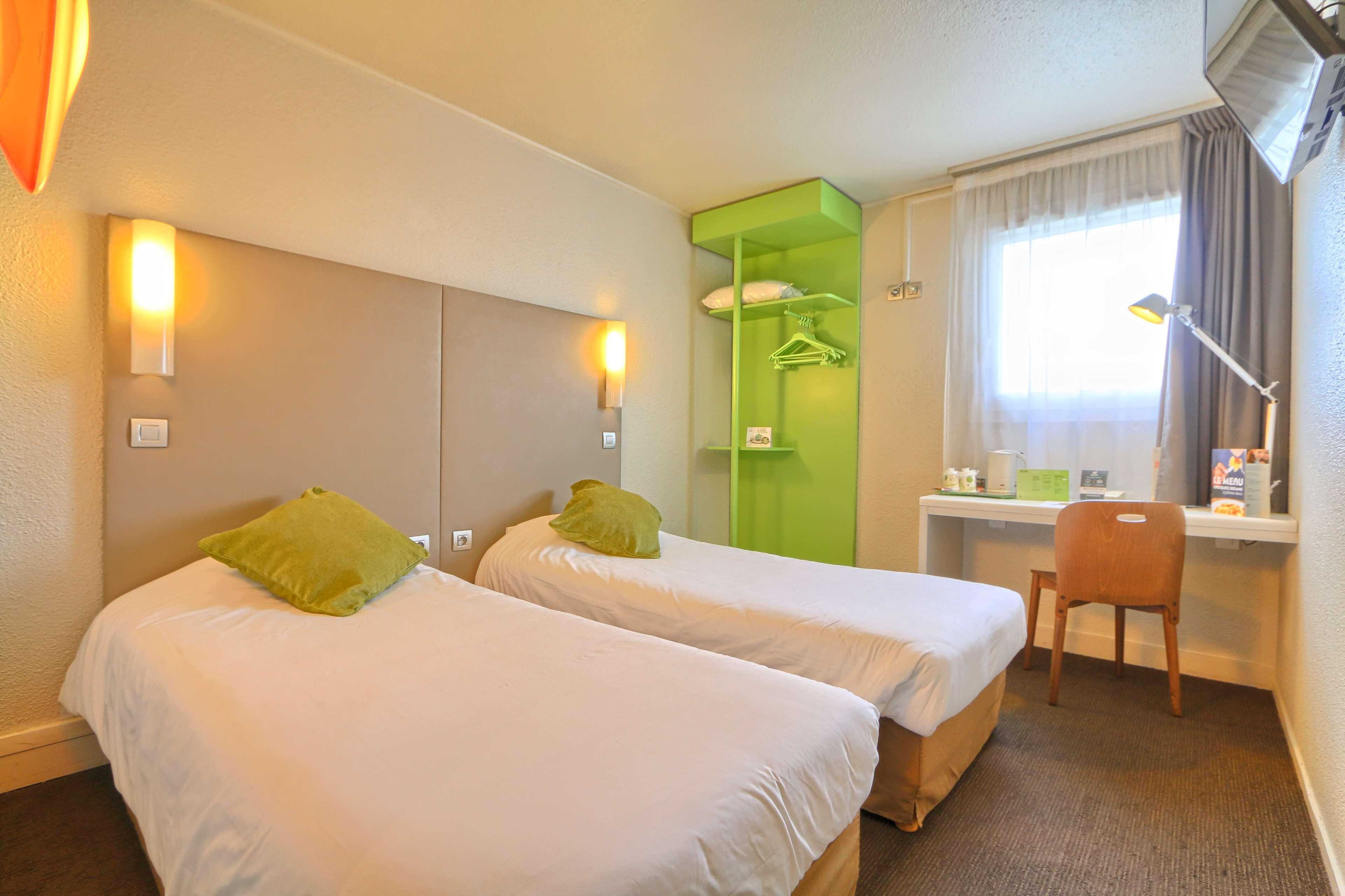 Campanile Paris Ouest - - La Défense Hotel