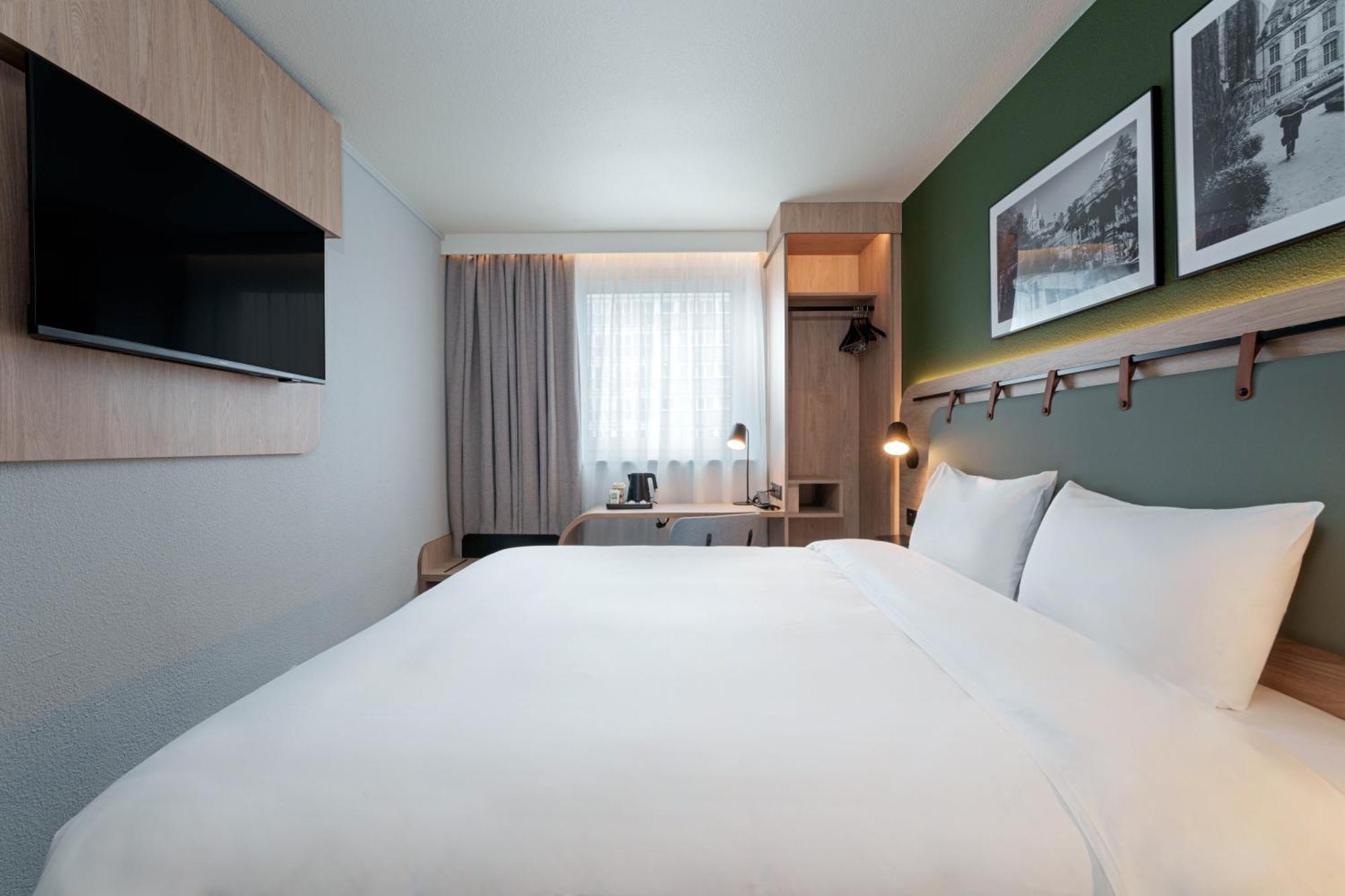 Campanile Paris Ouest - - La Défense Hotel 3*